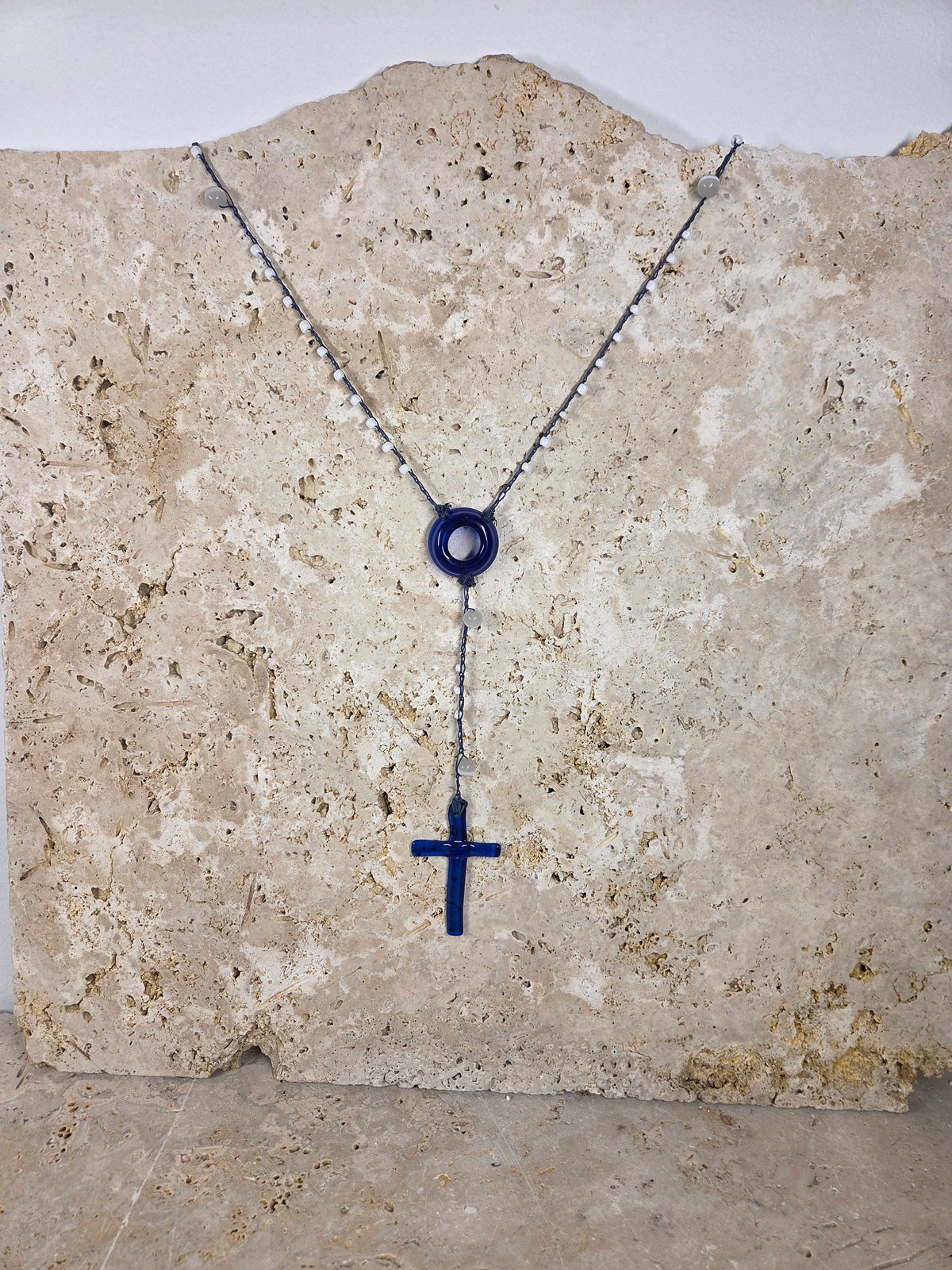 Chapelet en verre recyclé - bleu