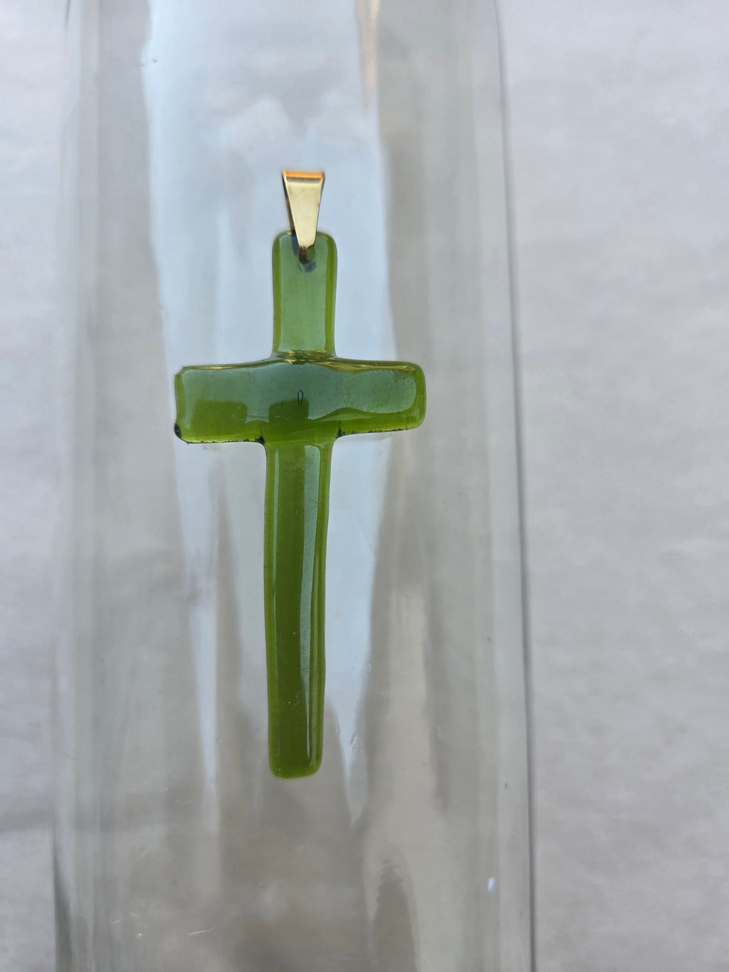 Pendentif Croix – Verre de bouteille revalorisé en Corse