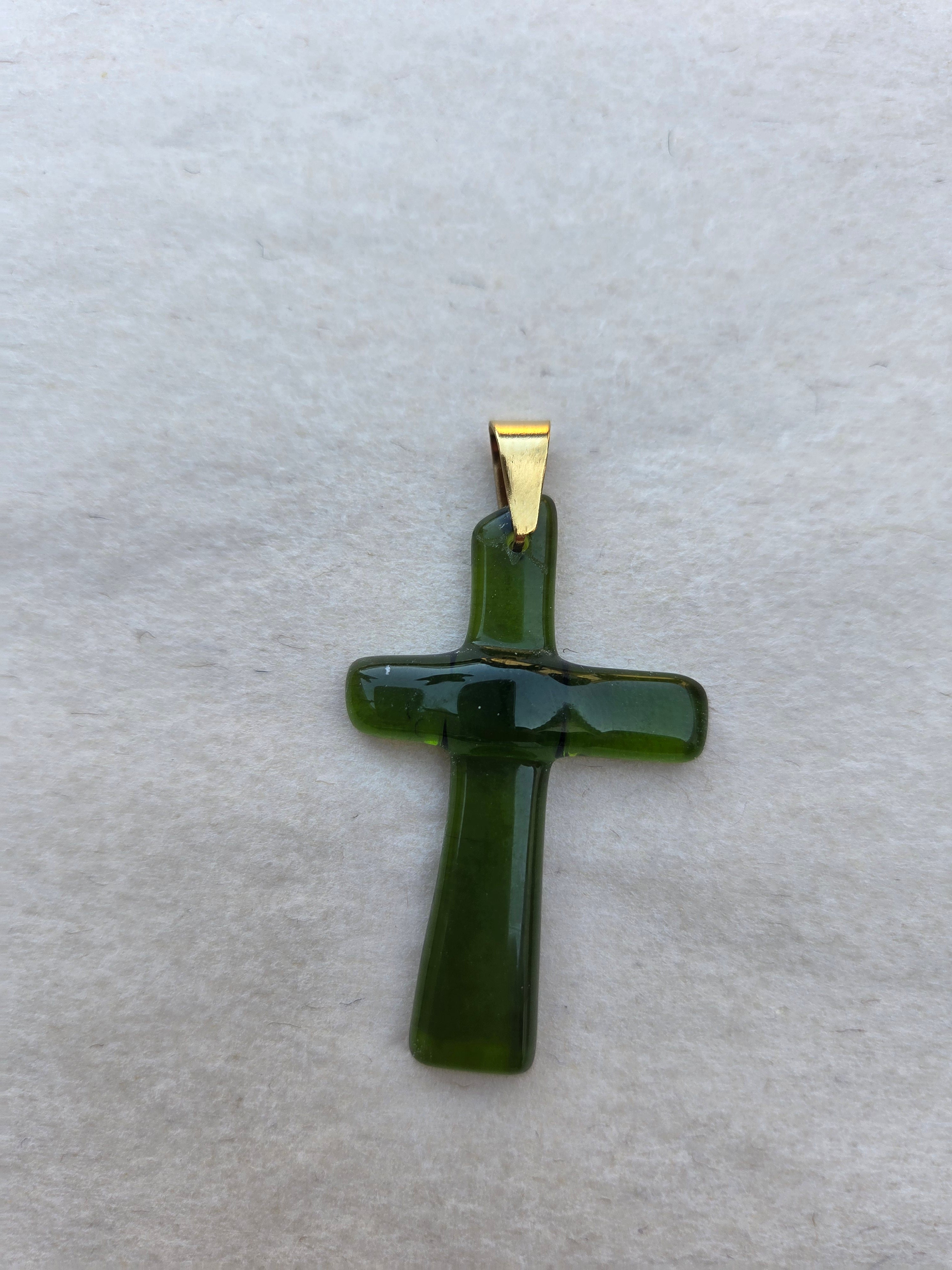 Pendentif Croix – Verre de bouteille revalorisé en Corse