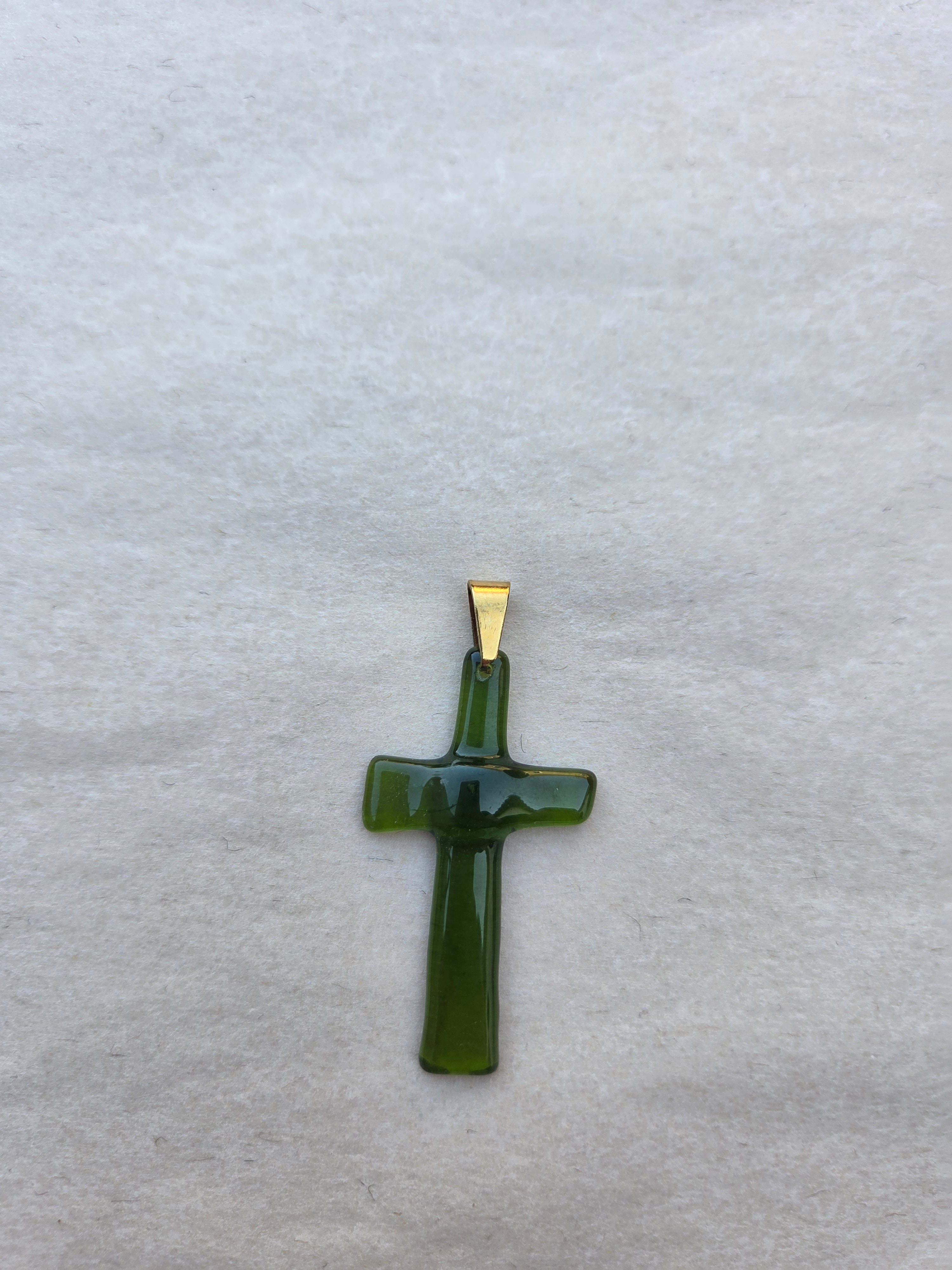 Pendentif Croix – Verre de bouteille revalorisé en Corse
