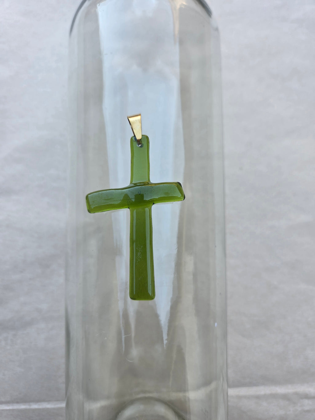 Pendentif Croix – Verre de bouteille revalorisé en Corse