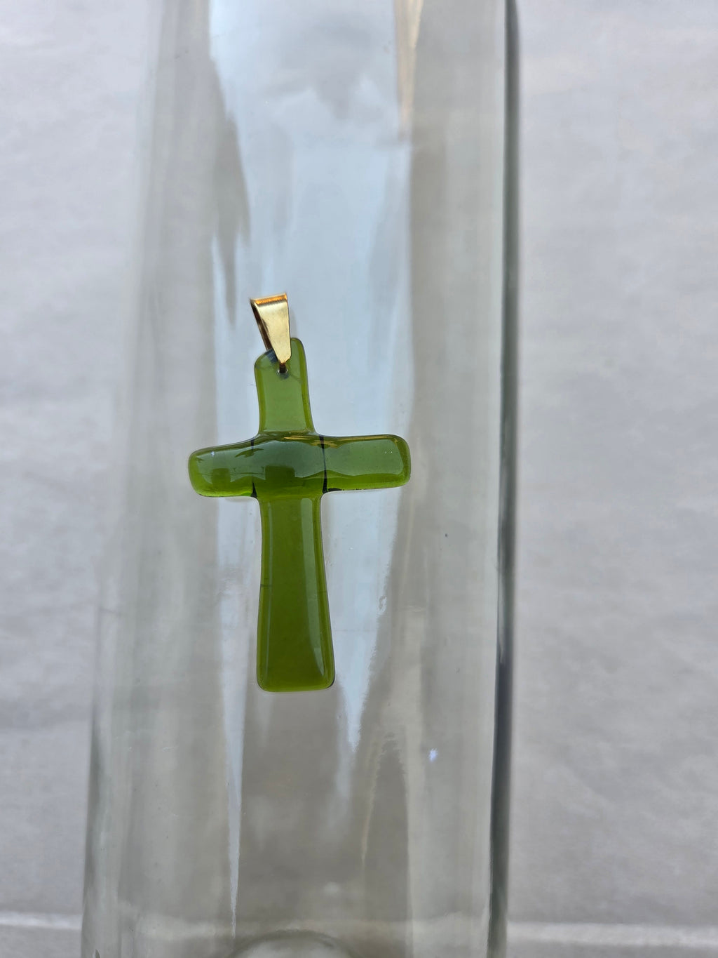 Pendentif Croix – Verre de bouteille revalorisé en Corse