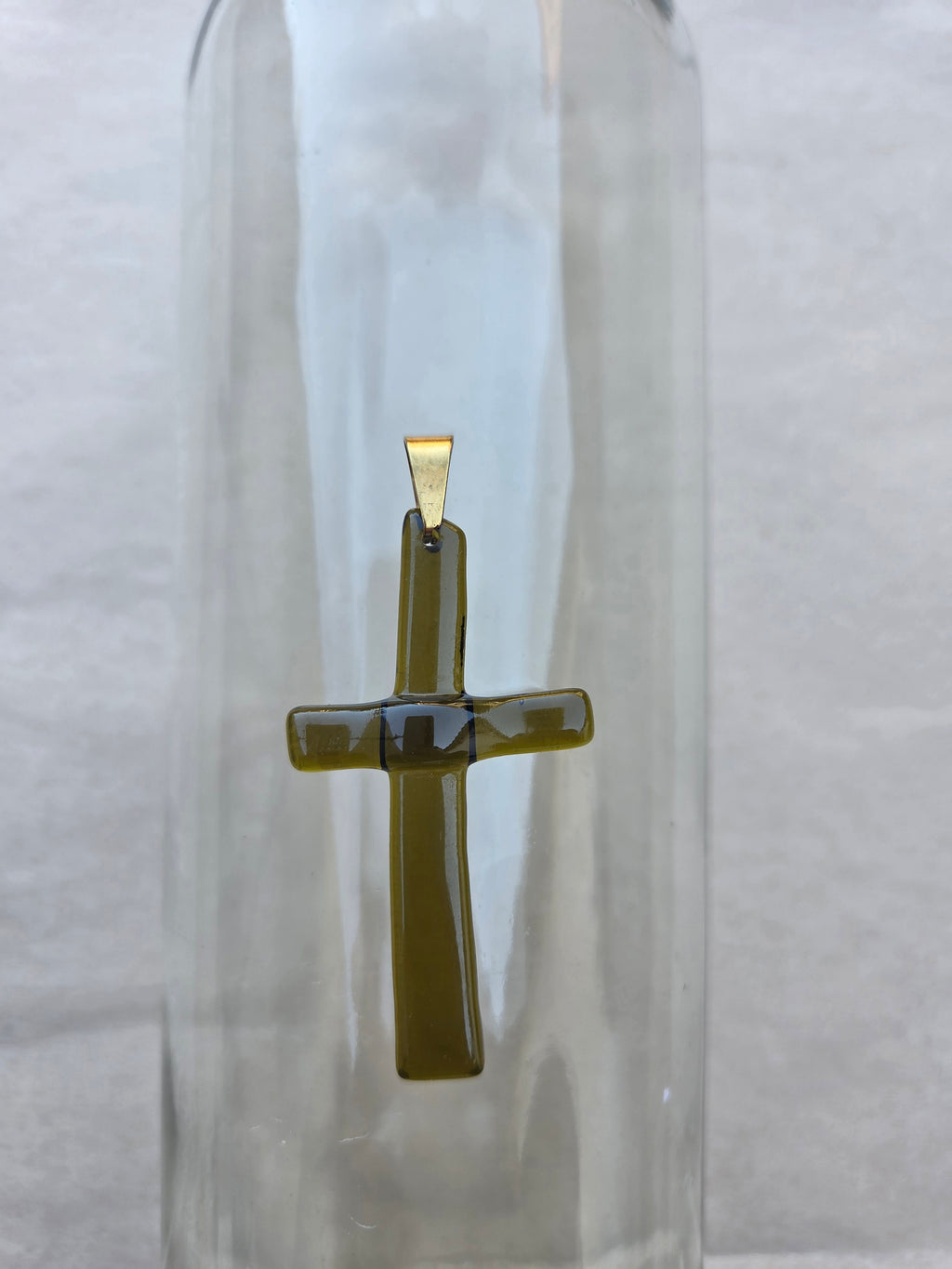 Pendentif Croix – Verre de bouteille revalorisé en Corse