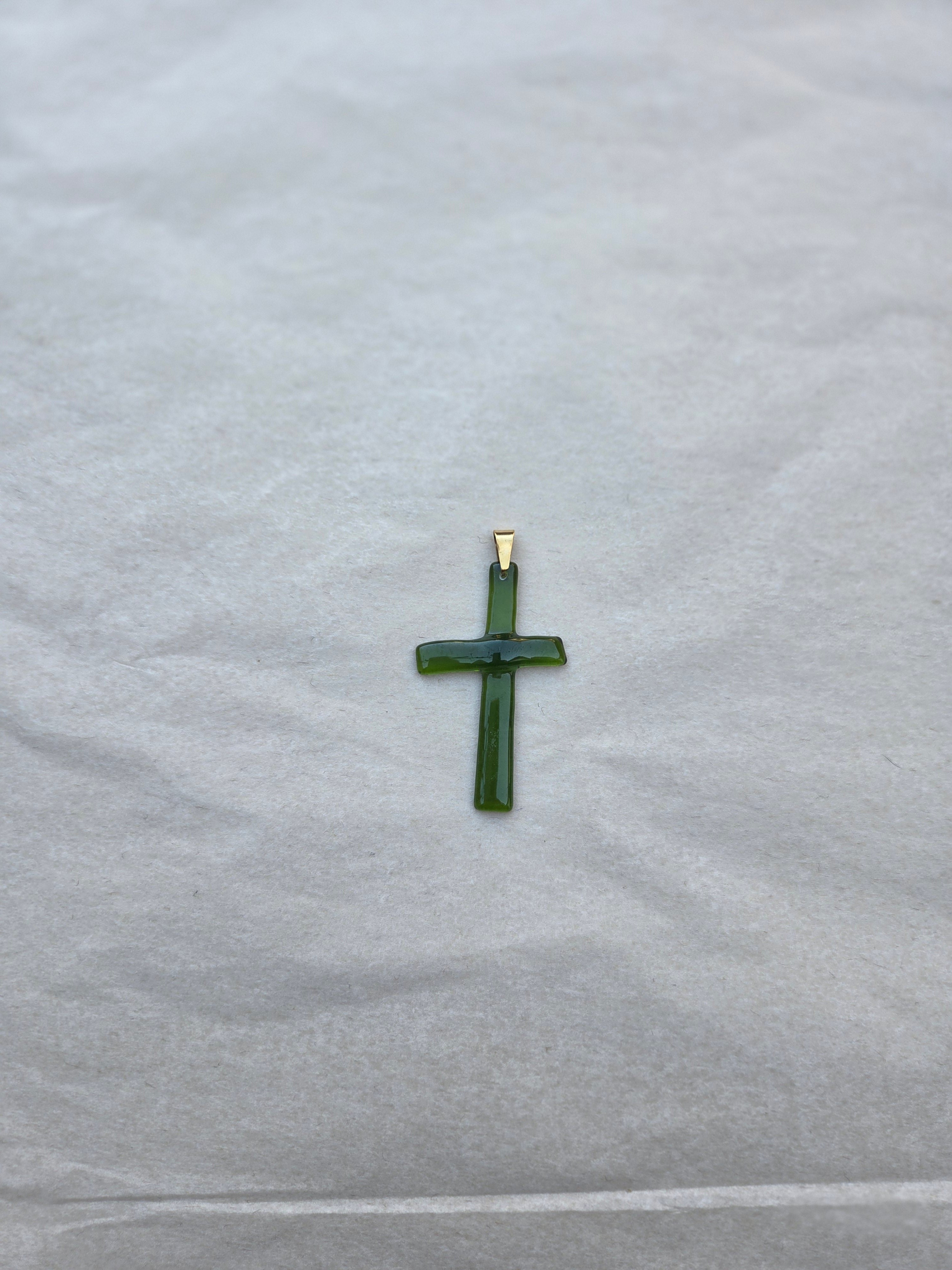 Pendentif Croix – Verre de bouteille revalorisé en Corse